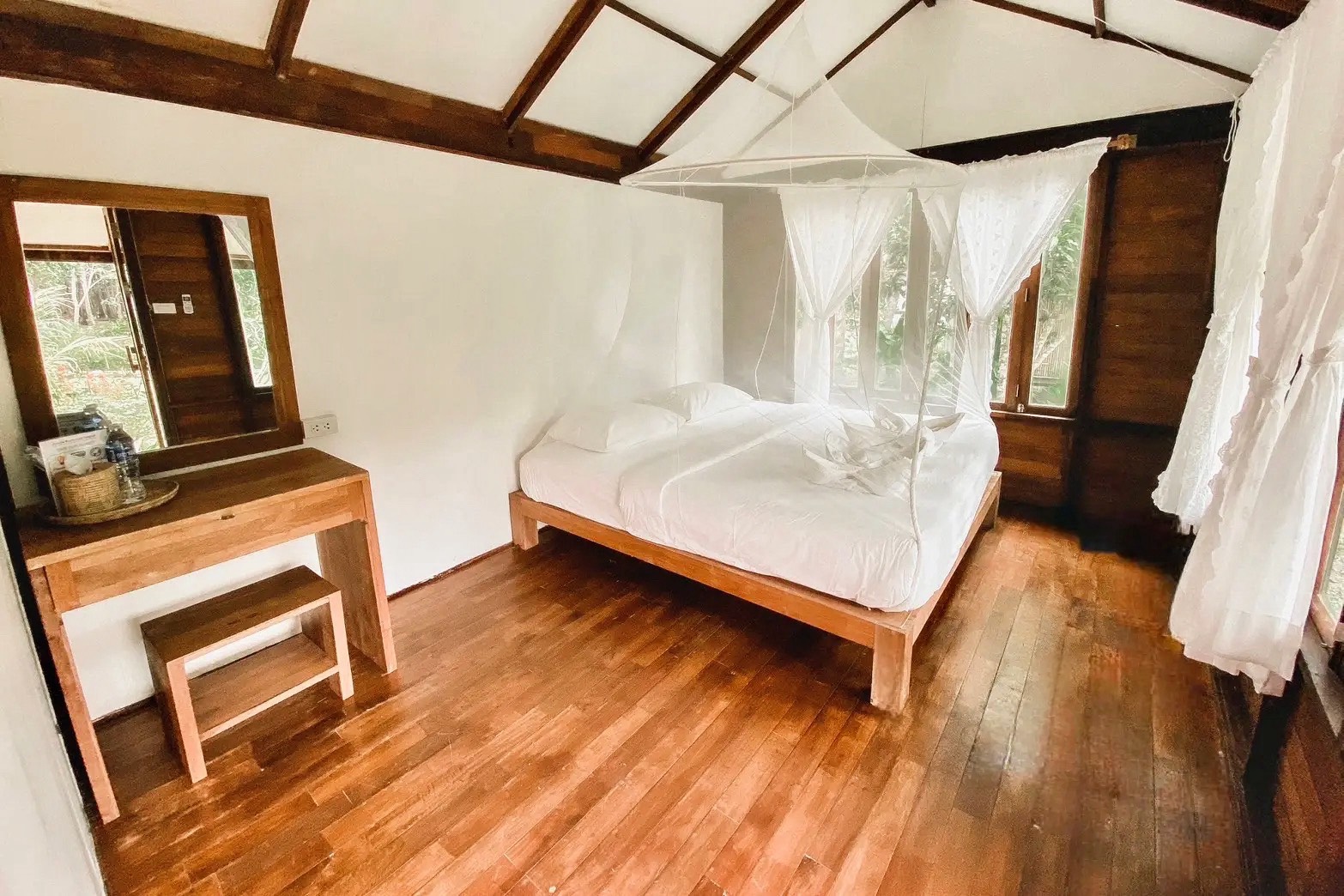 Standard Room — Lounge Area