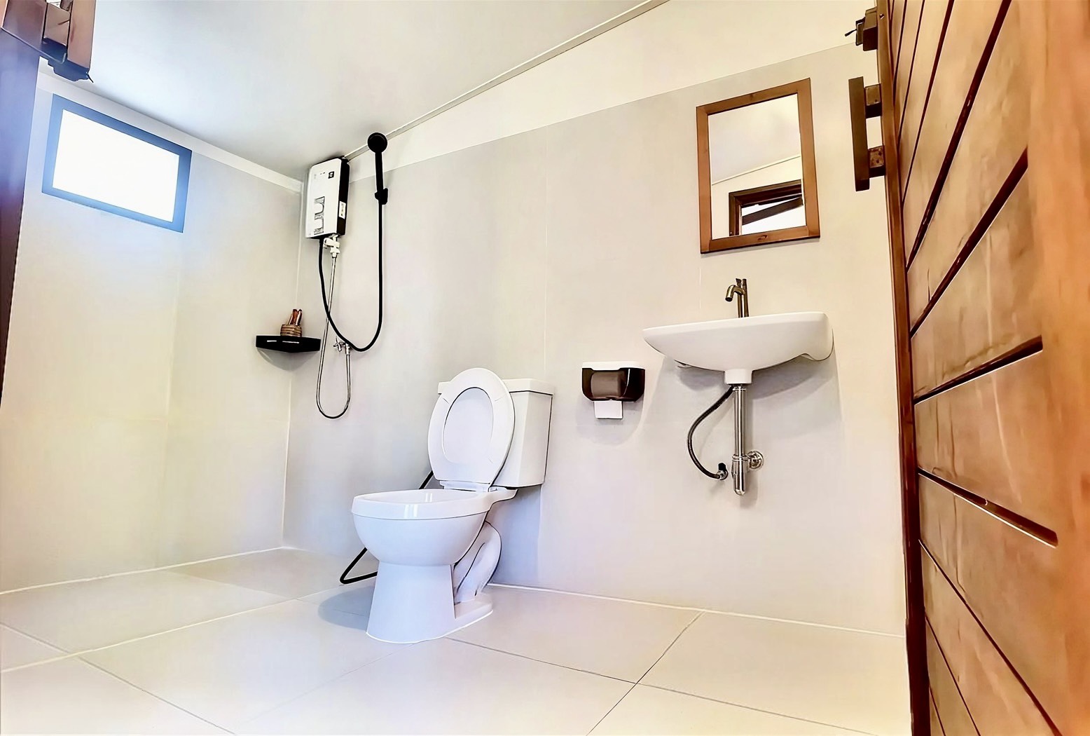 Jungle Room — Wooden Bungalow